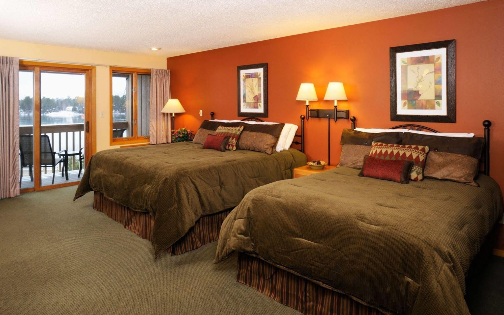 The Pointe Hotel And Suites Minocqua Exteriér fotografie
